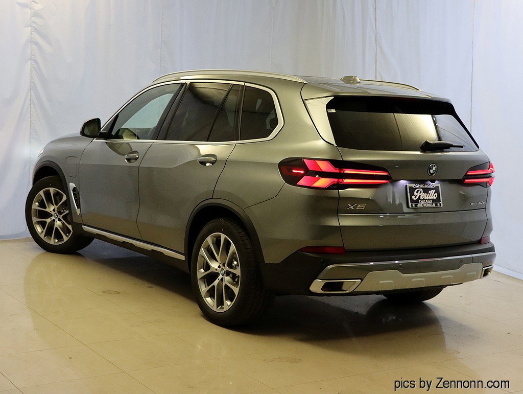 Used 2026 BMW X5 xDrive50e w/ Climate Comfort Package image 8
