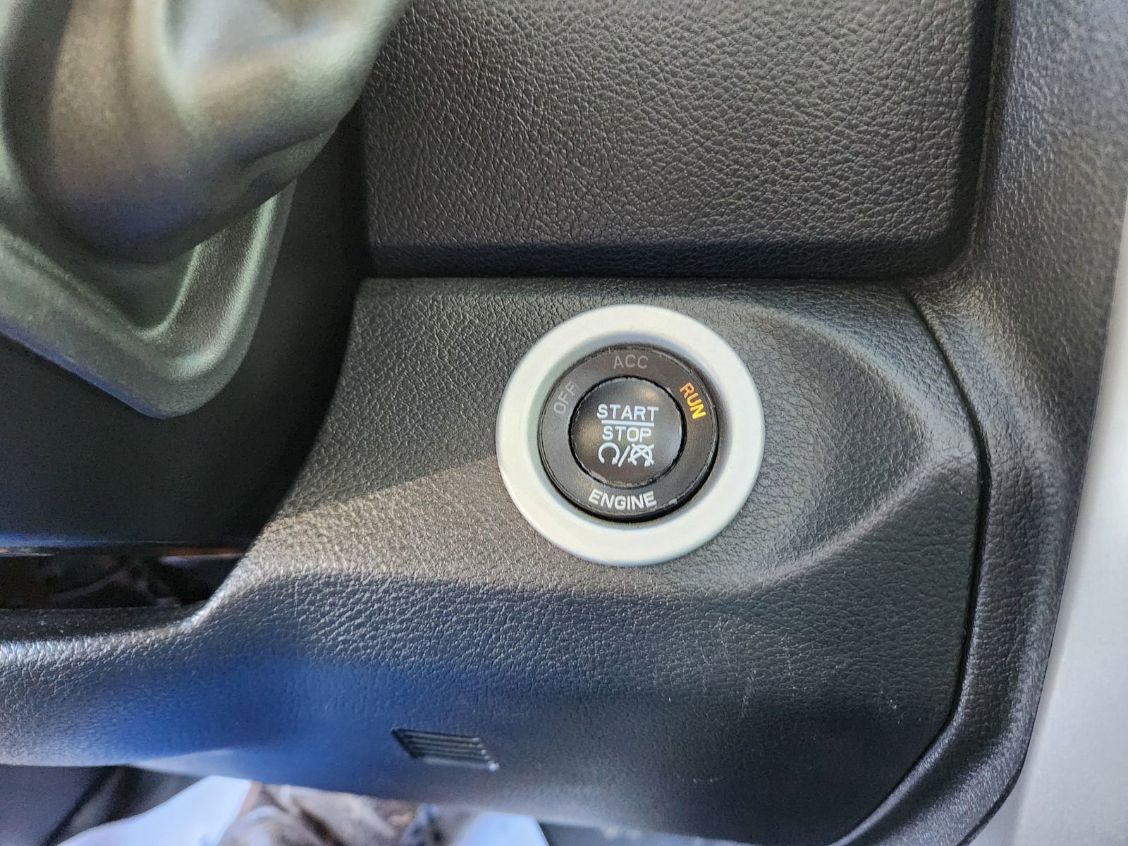 Used 2016 RAM 2500 Laramie w/ Convenience Group image 25