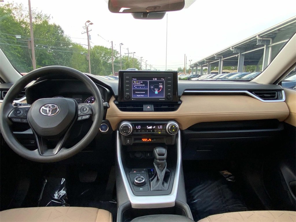 Used 2021 Toyota RAV4 XLE w/ Convenience Package image 18