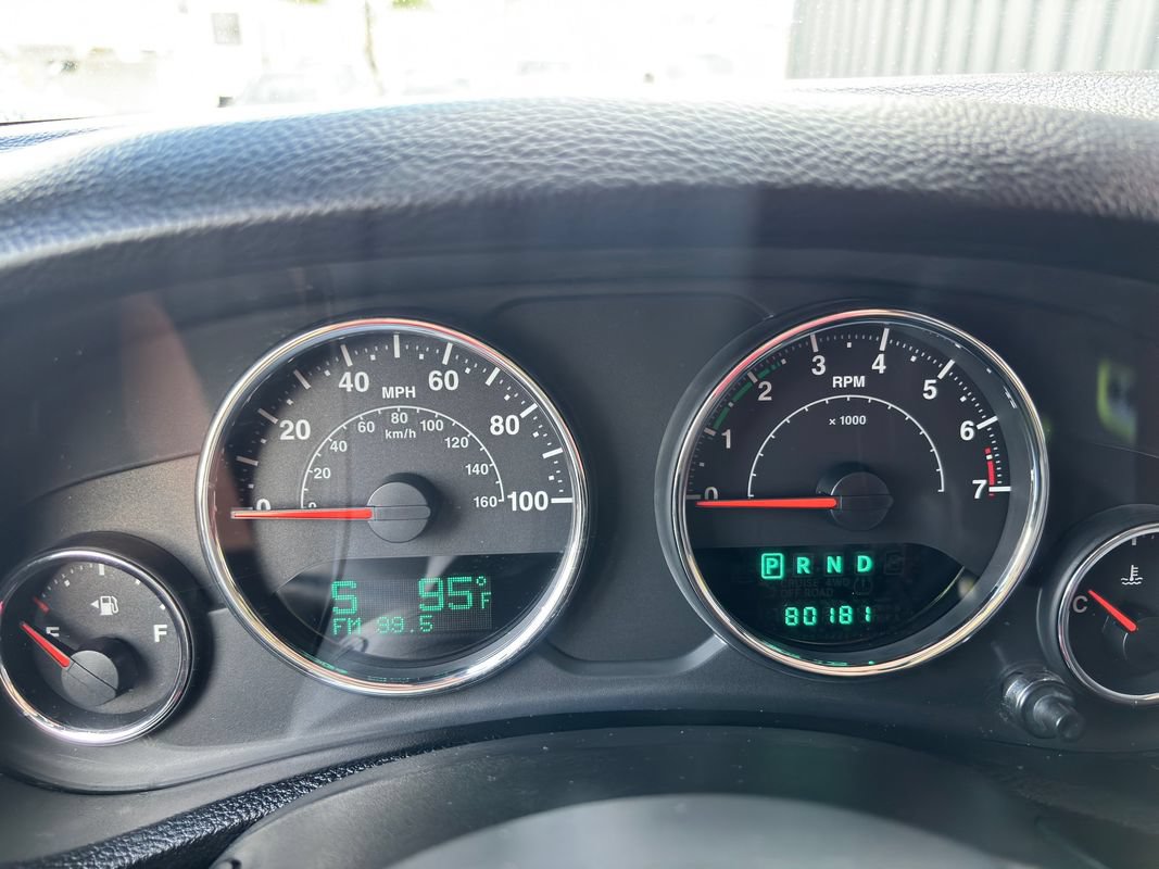 Used 2013 Jeep Wrangler Unlimited Sahara w/ Dual Top Group AWD/4WD image 39