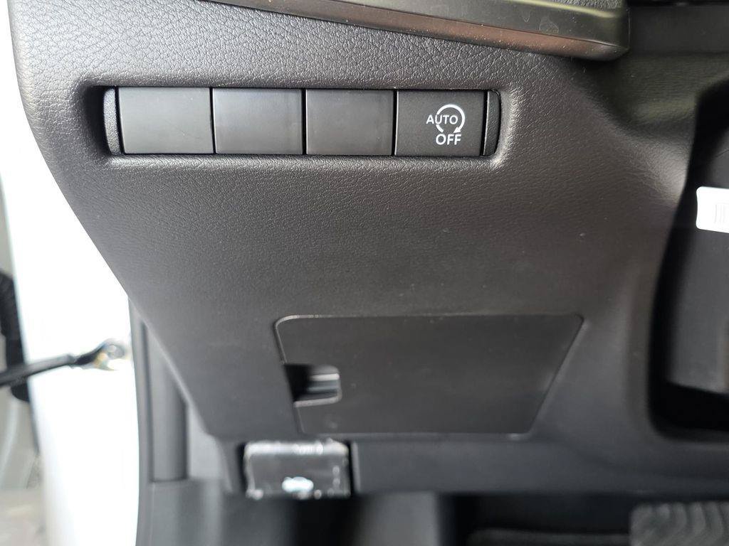Used 2026 Nissan Kicks SV FWD image 22