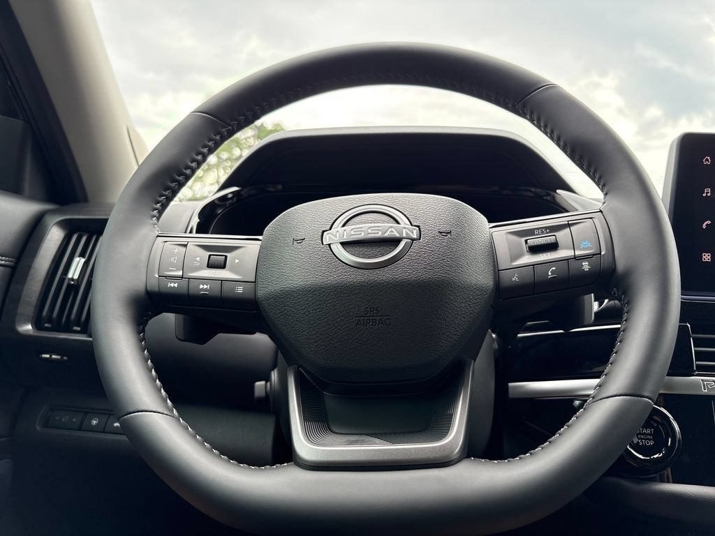 New 2026 Nissan Pathfinder Platinum FWD image 12