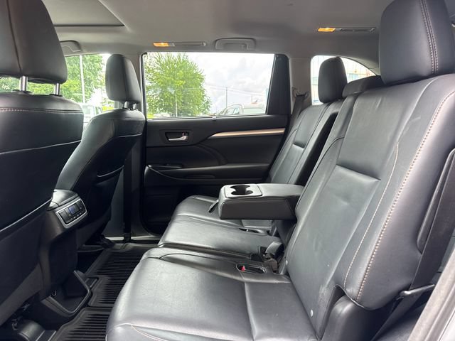 Used 2015 Toyota Highlander XLE FWD image 11