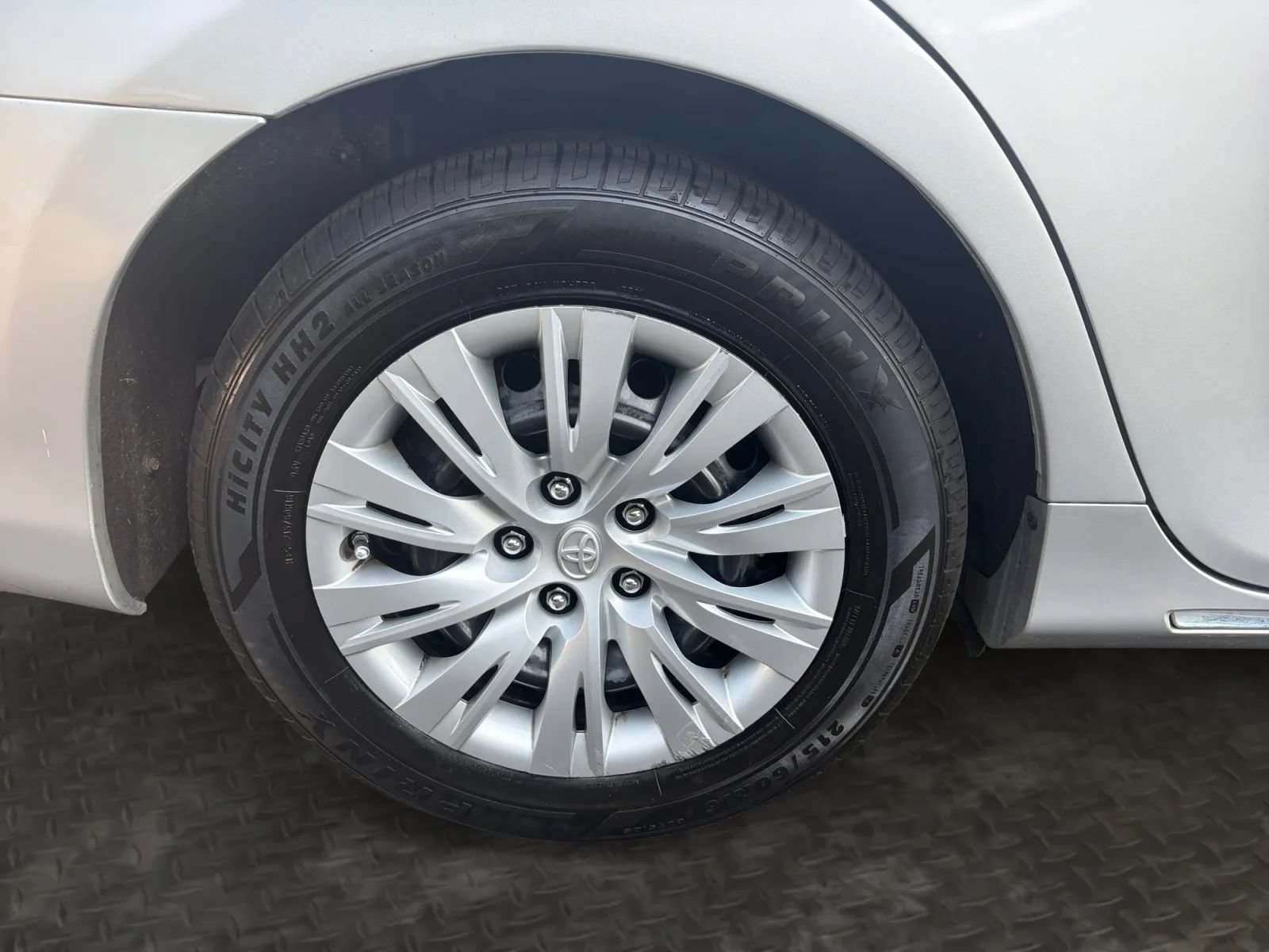 Used 2012 Toyota Camry LE FWD image 36