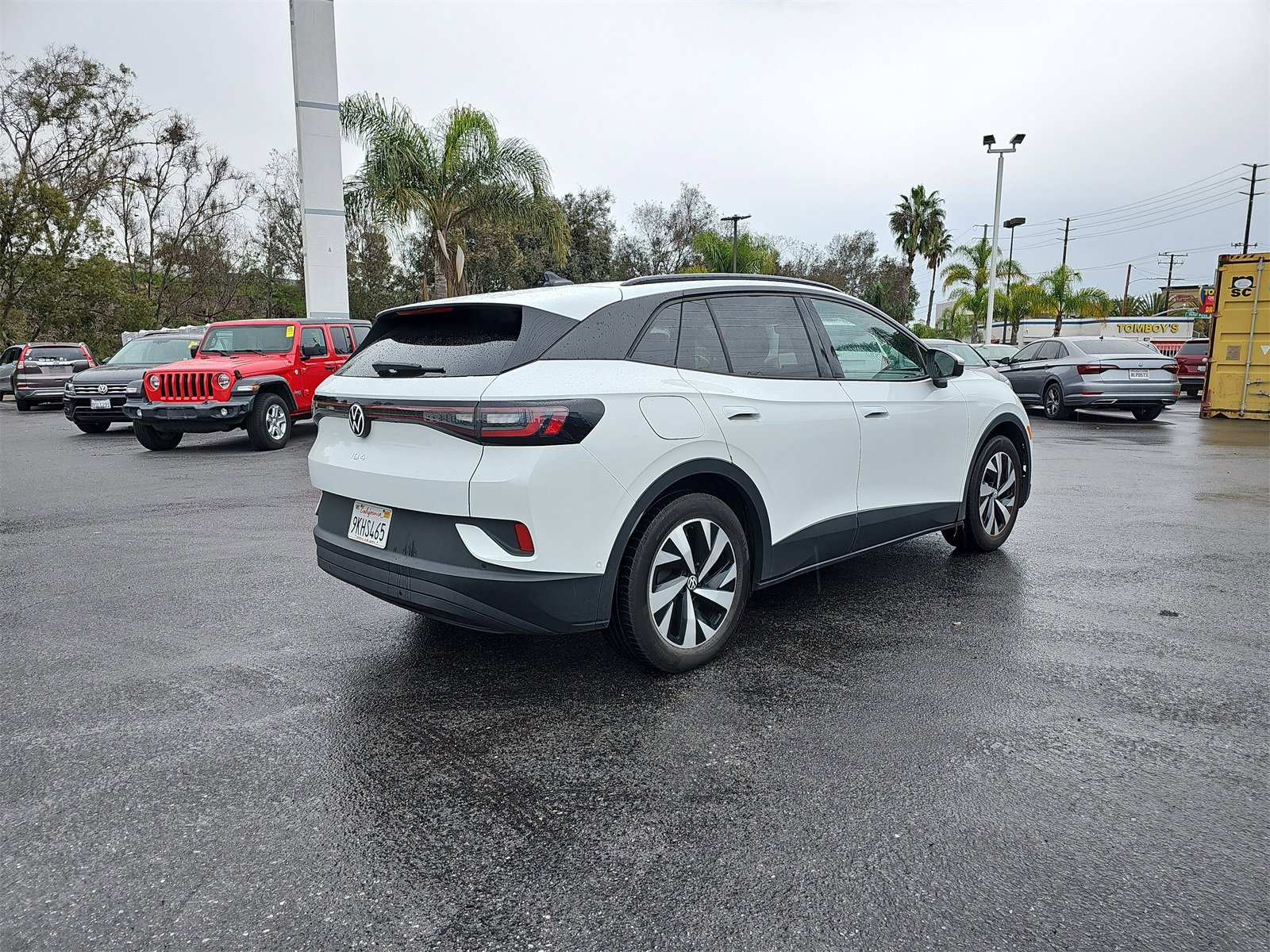 Used 2023 Volkswagen ID.4 2WD image 5