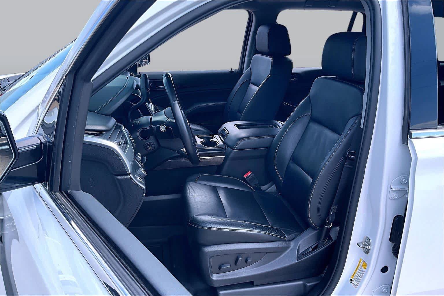 Used 2019 Chevrolet Tahoe LT w/ Luxury Package RWD image 8