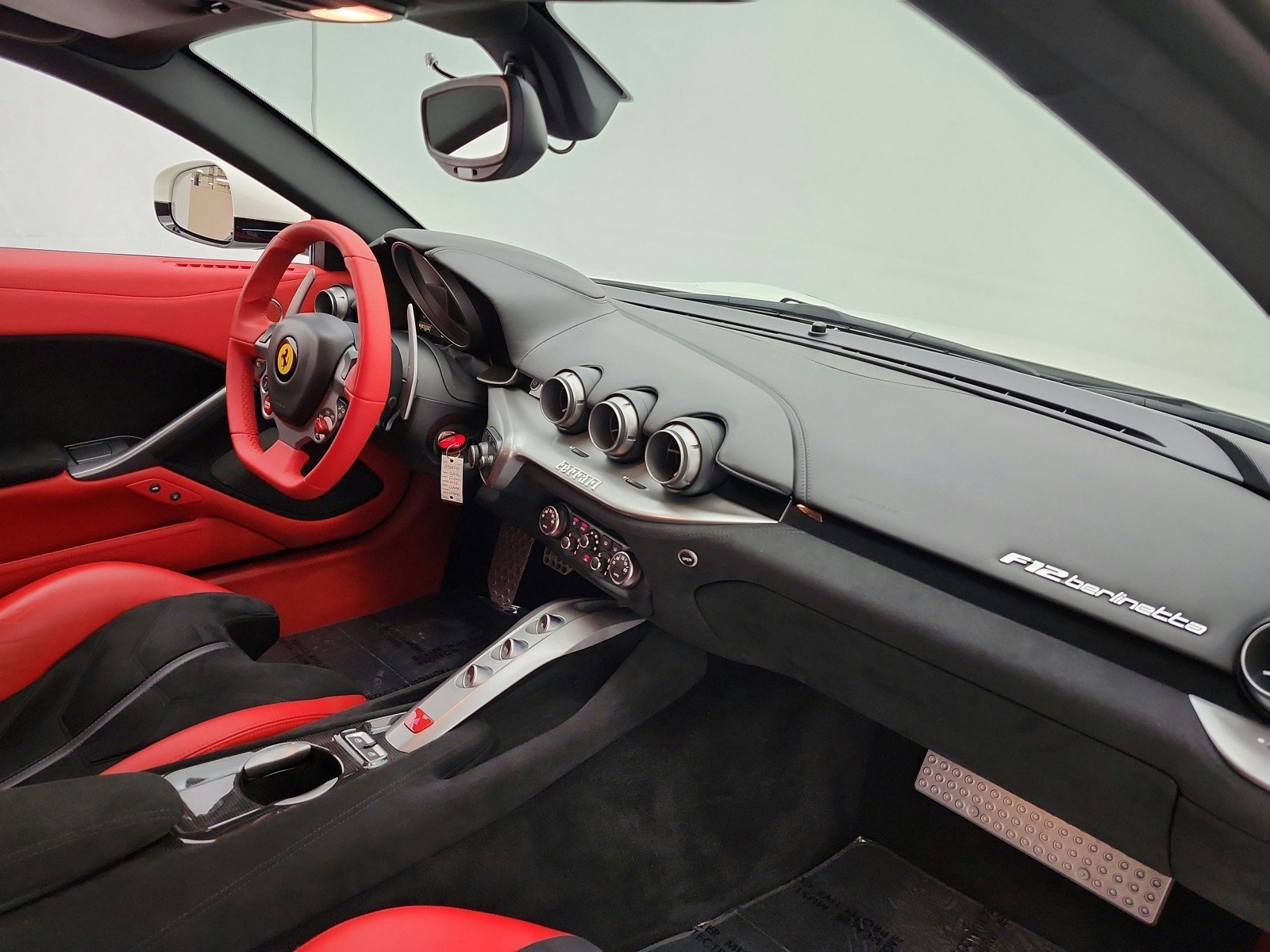 Used 2016 Ferrari F12 Berlinetta image 17