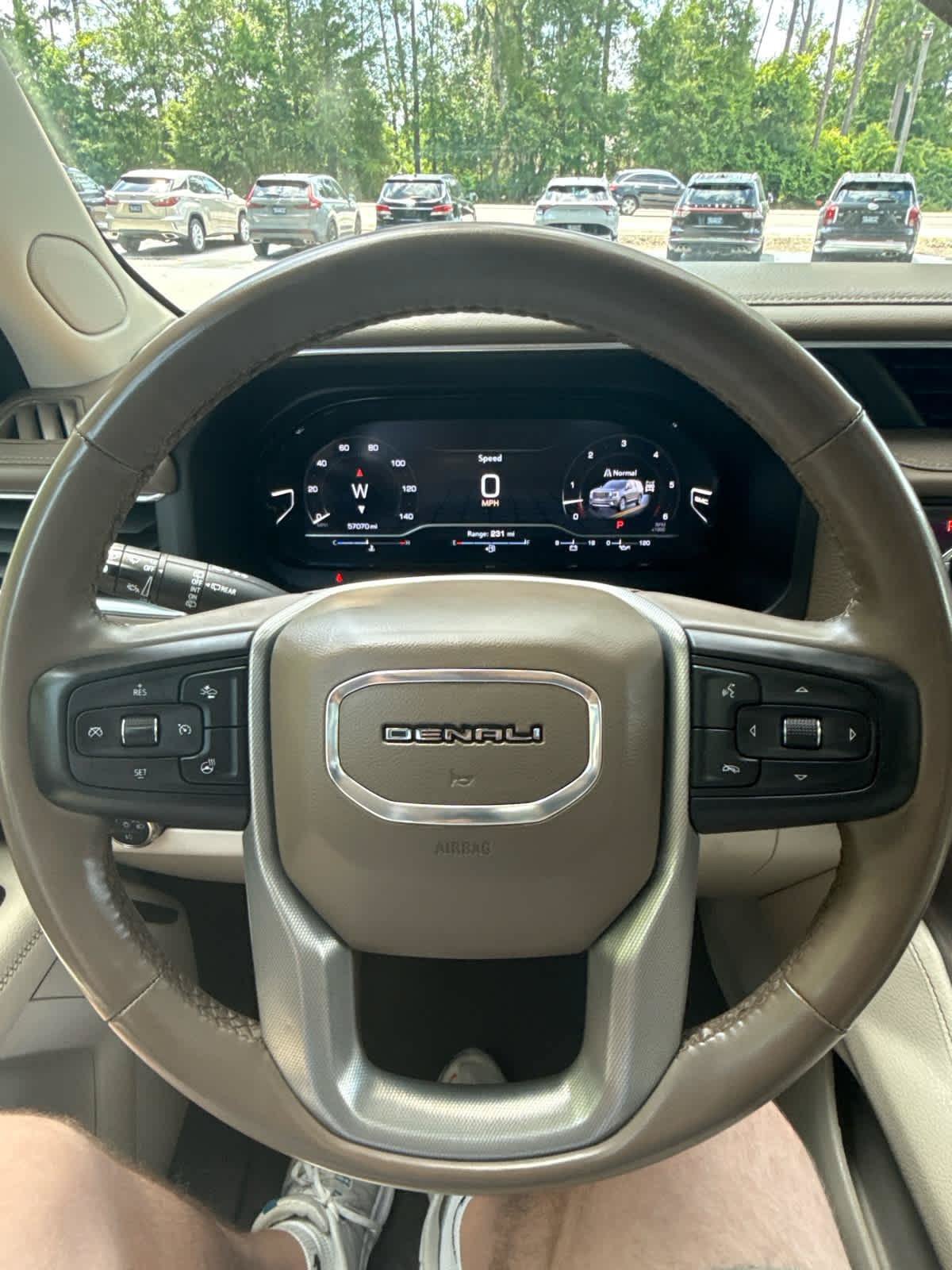 Used 2023 GMC Yukon Denali AWD/4WD image 29
