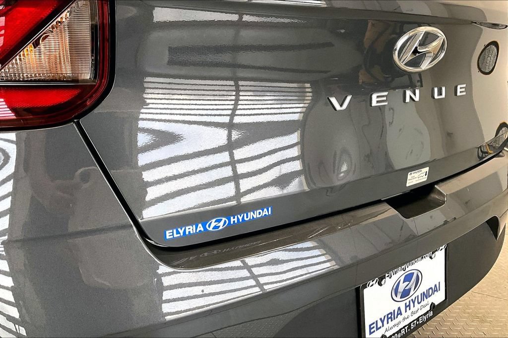 Used 2025 Hyundai Venue SEL FWD image 32