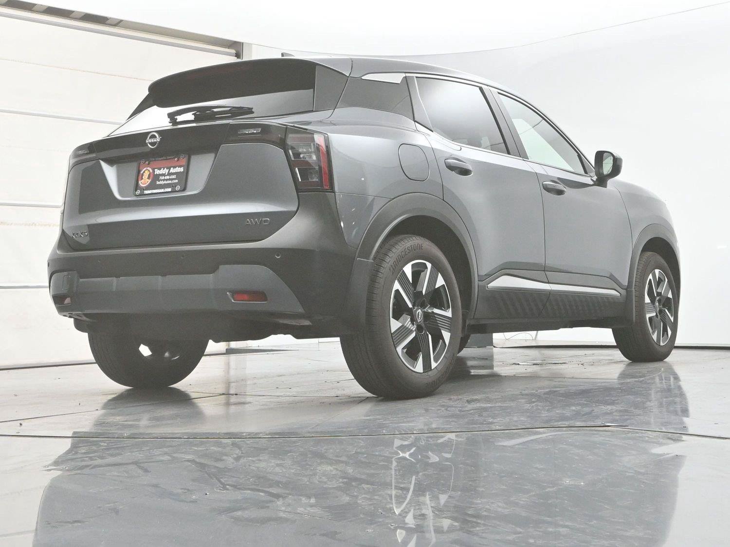 Certified 2025 Nissan Kicks SV AWD/4WD image 29