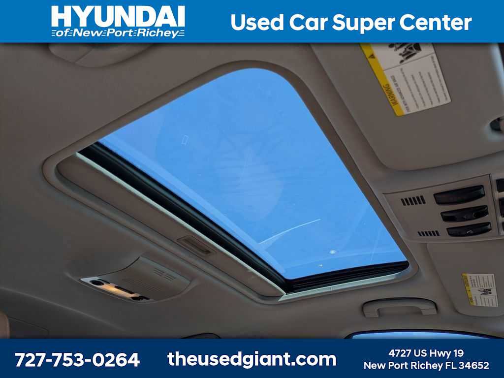 Used 2011 BMW 328i xDrive Sedan image 8