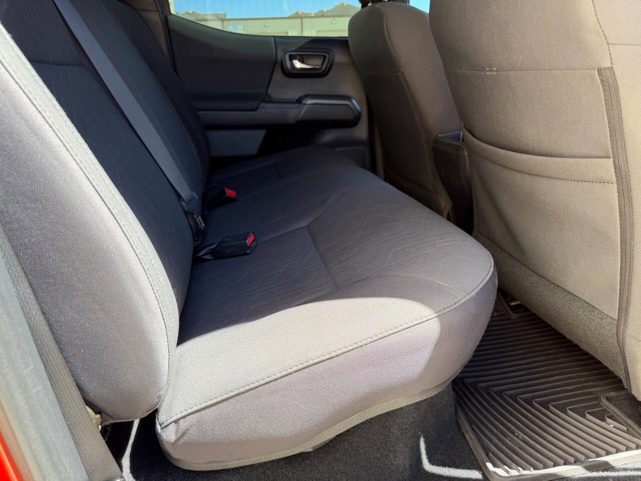 Used 2018 Toyota Tacoma TRD Off-Road image 18