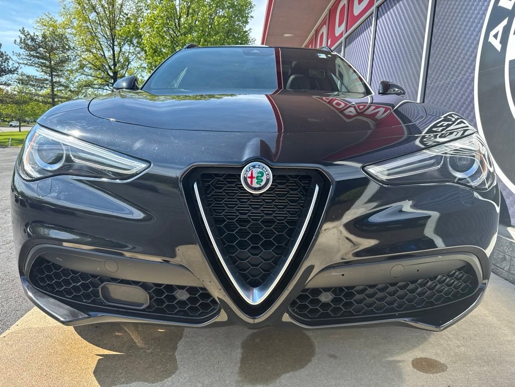Used 2023 Alfa Romeo Stelvio Ti AWD/4WD image 8