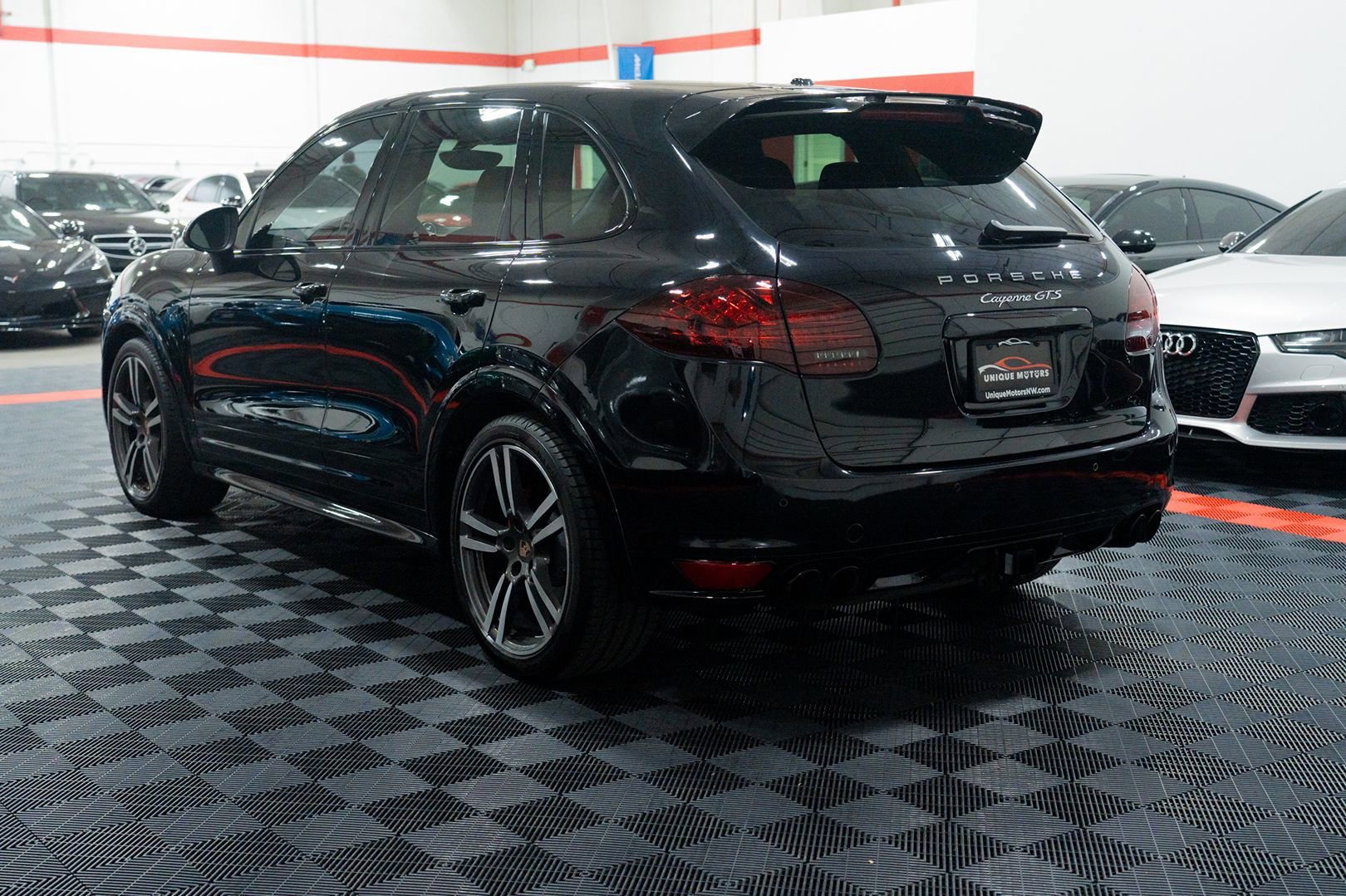 Used 2014 Porsche Cayenne GTS AWD/4WD image 4