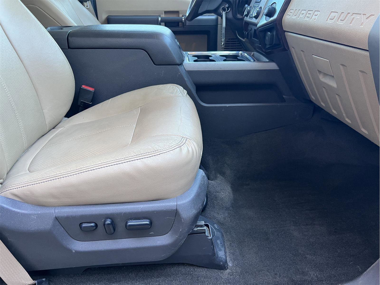 Used 2014 Ford F250 Lariat w/ Lariat Ultimate Package image 19