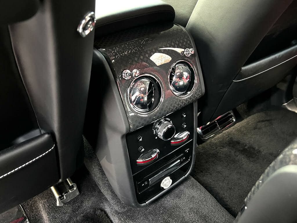 Used 2022 Rolls-Royce Cullinan Black Badge AWD/4WD image 25