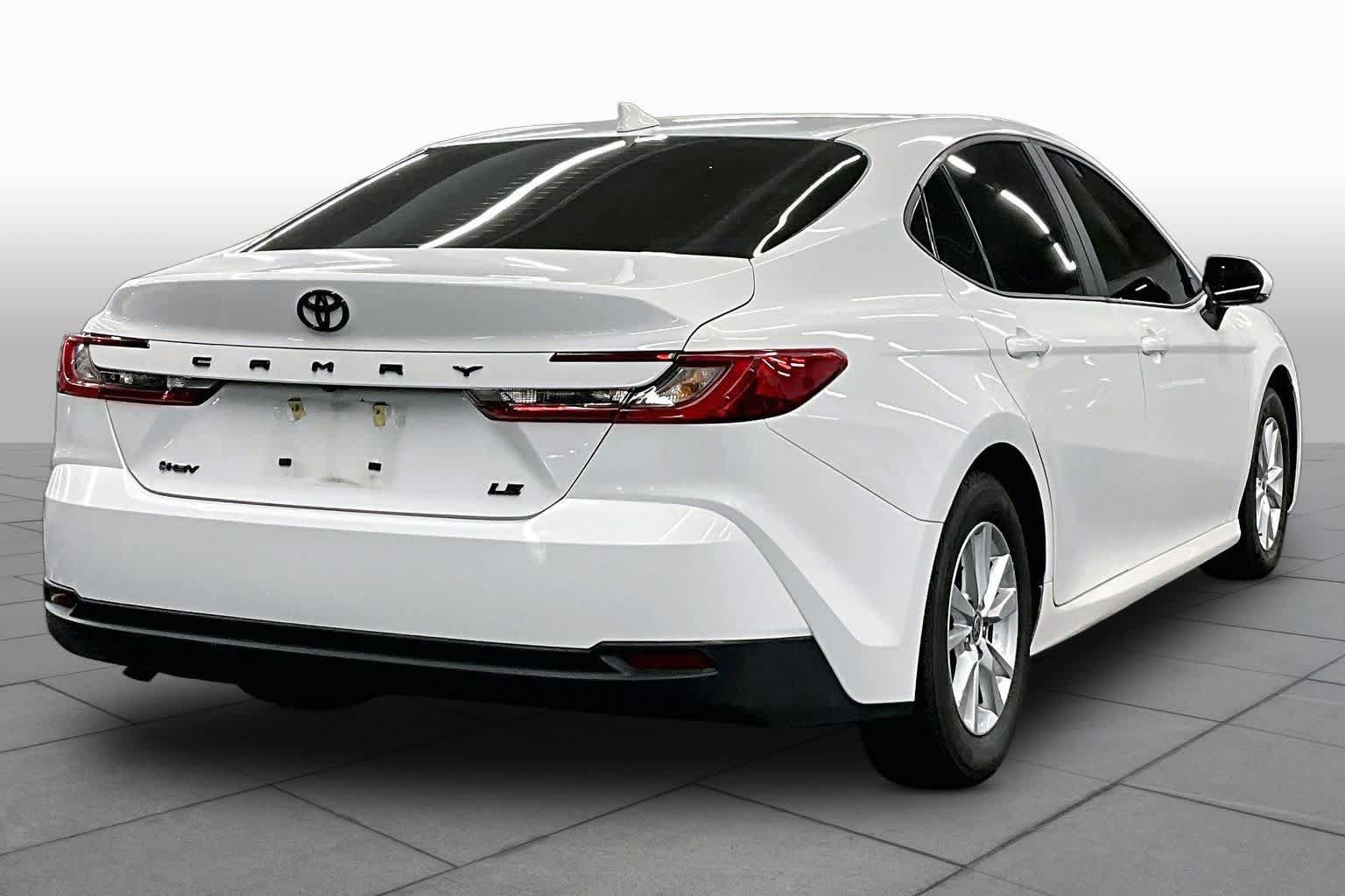 Used 2025 Toyota Camry LE FWD image 12