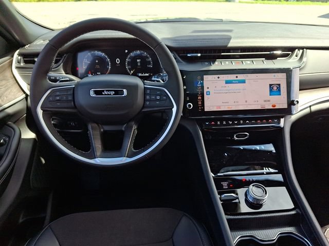New 2027 Jeep Grand Cherokee Altitude AWD/4WD image 7