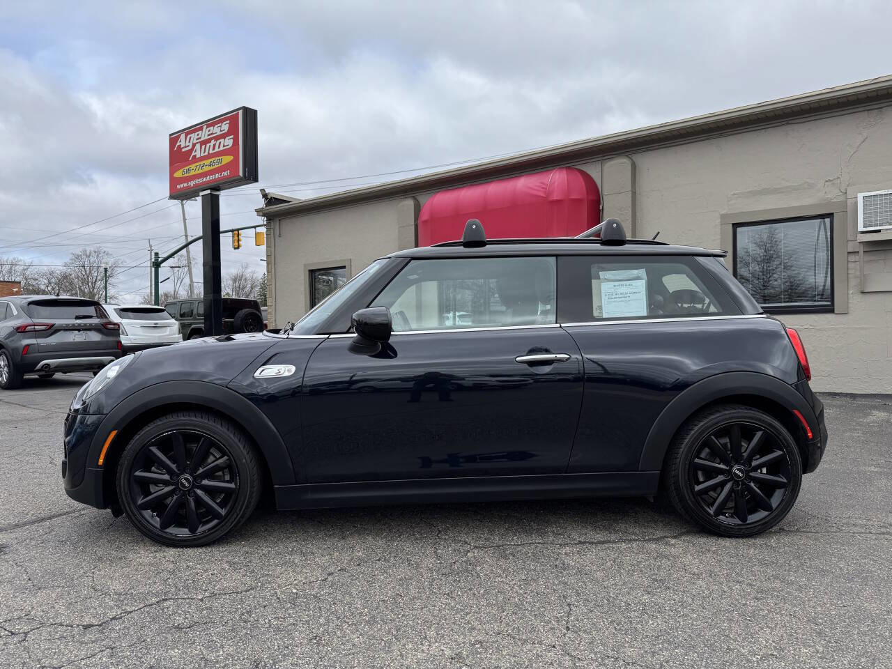 Used 2021 MINI Cooper S image 6