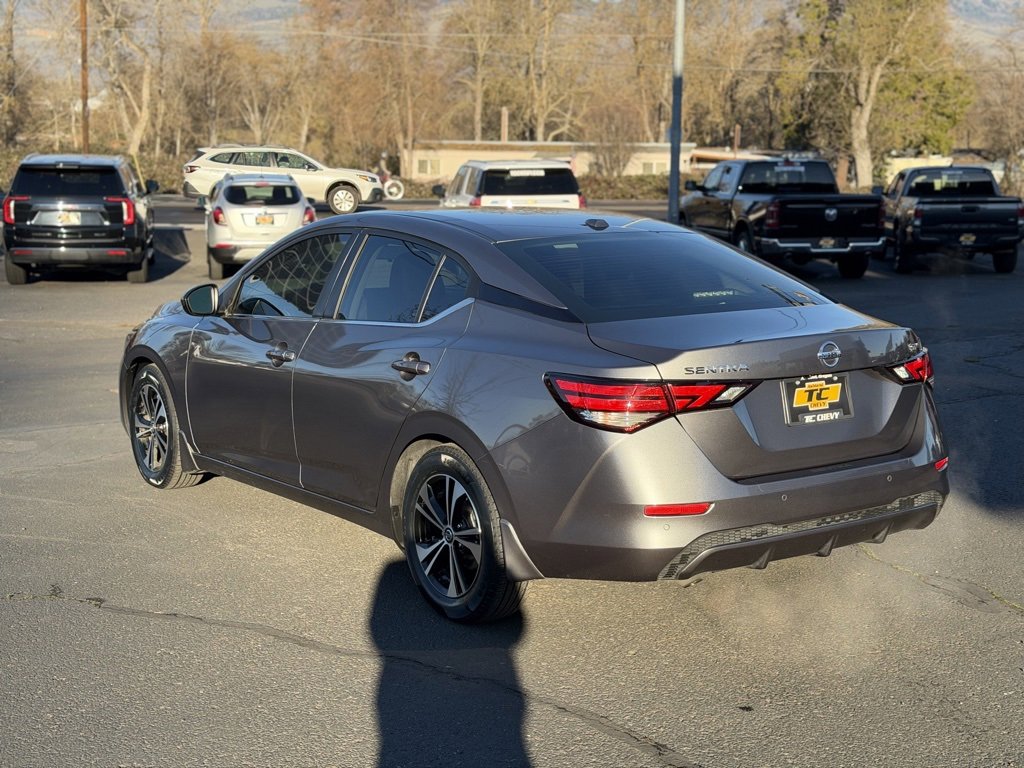 Used 2022 Nissan Sentra SV image 3