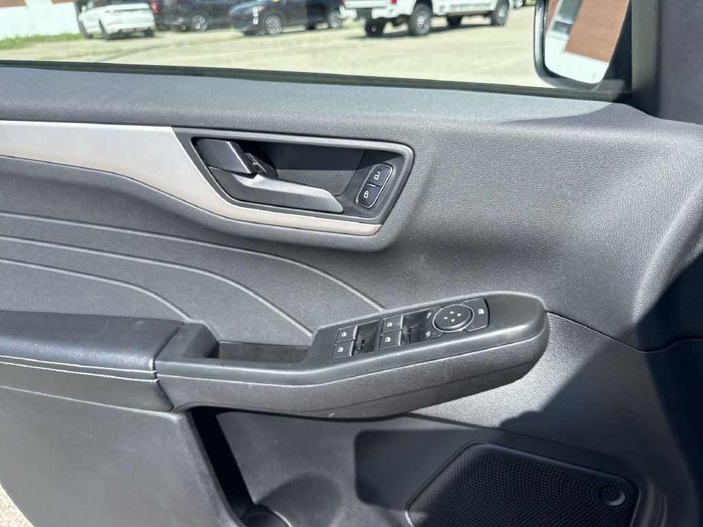 Used 2022 Ford Escape SE w/ SE Sport Appearance Package AWD/4WD image 15