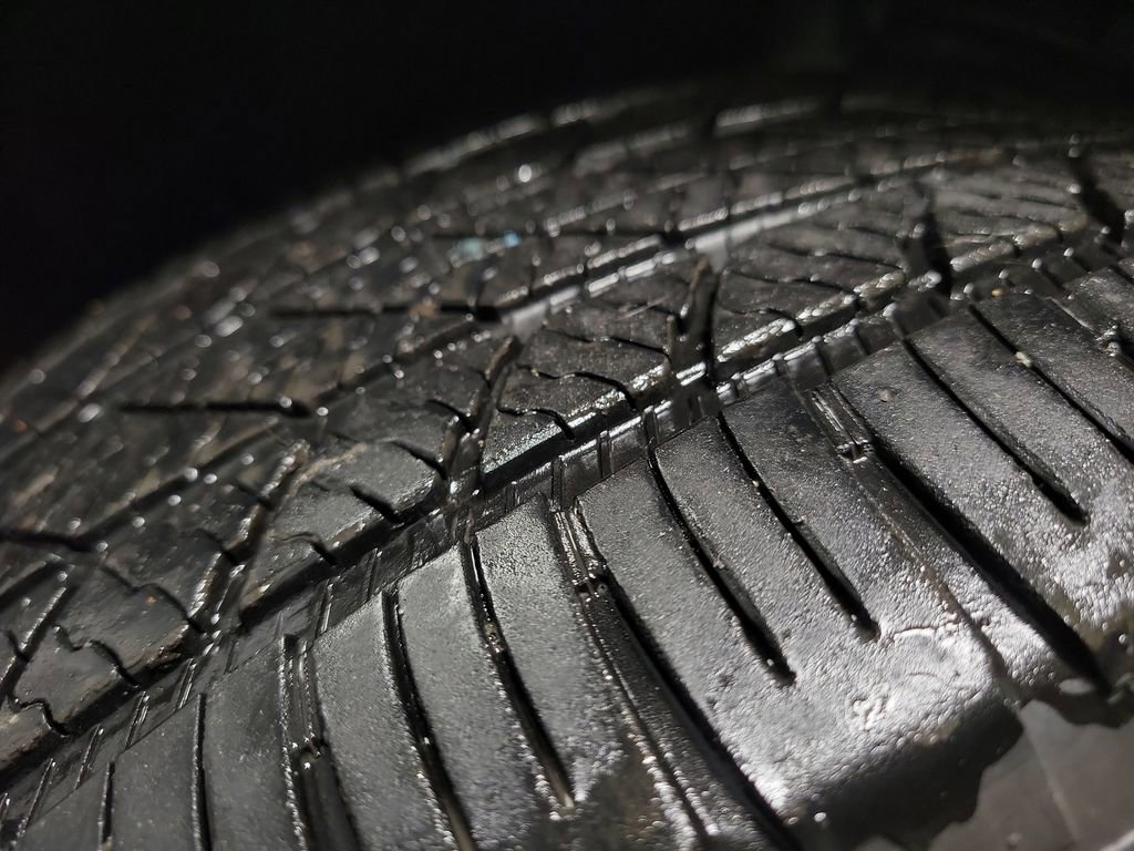 Used 2021 Ford Edge SEL w/ Cargo Accessory Package image 11