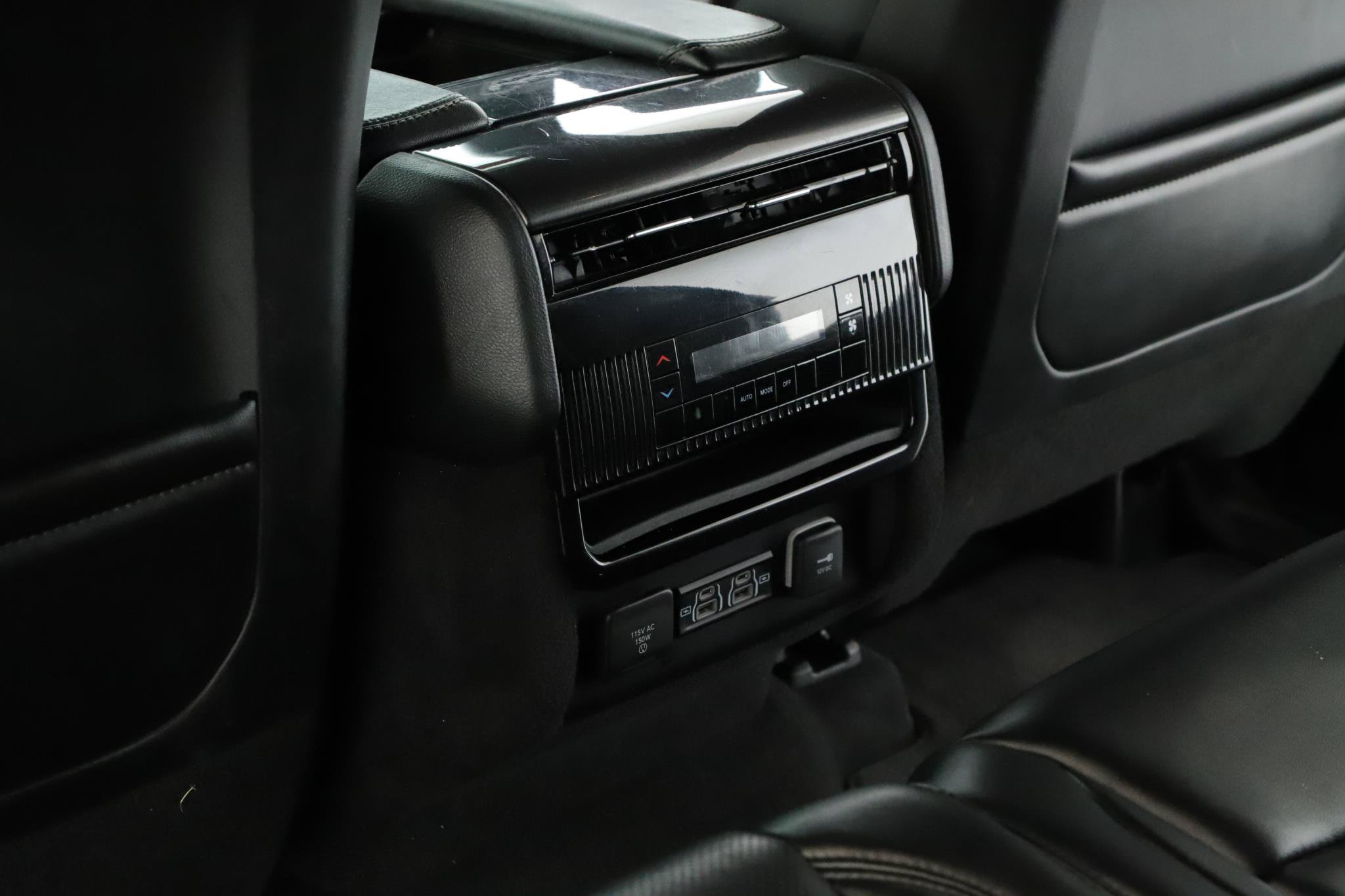 Used 2022 Jeep Wagoneer Series I AWD/4WD image 7