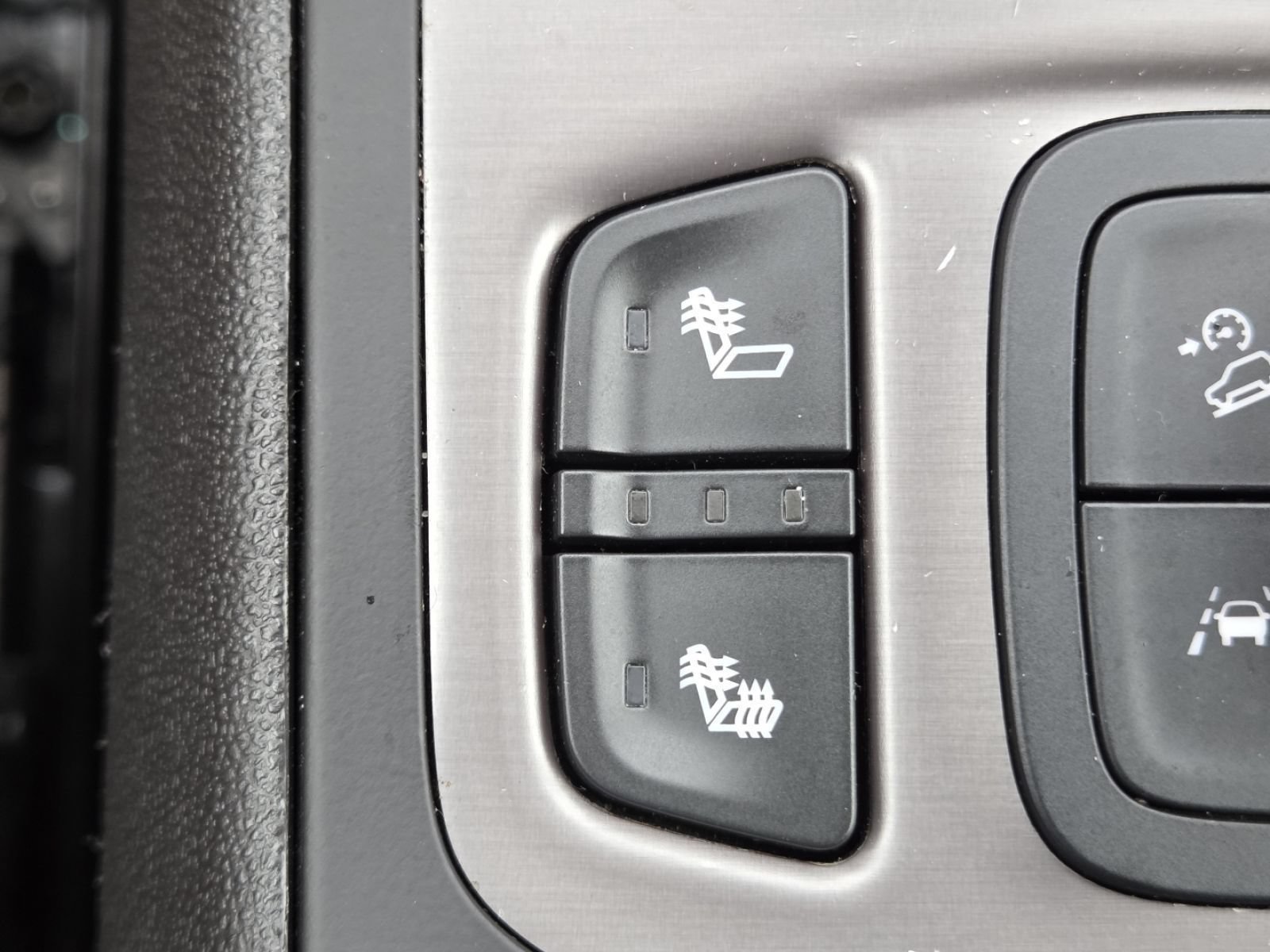 Used 2024 GMC Terrain AT4 AWD/4WD image 5