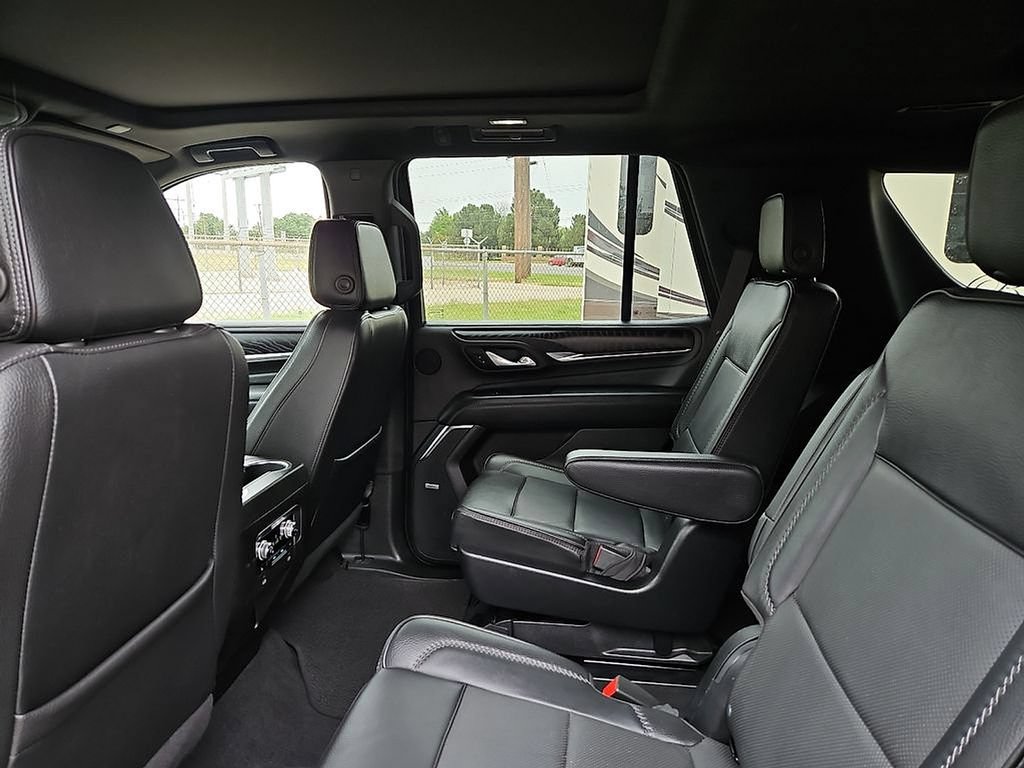 Used 2023 GMC Yukon Denali AWD/4WD image 19