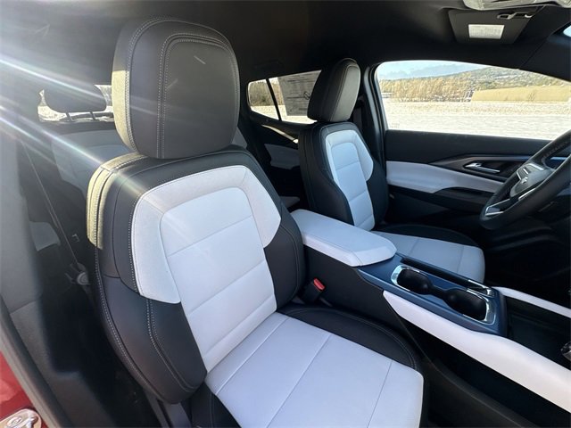 New 2026 Chevrolet Equinox EV LT image 29