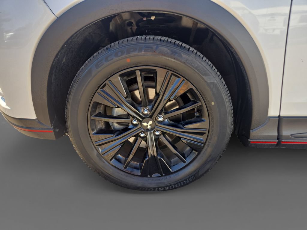 Used 2020 Mitsubishi Eclipse Cross LE FWD image 15