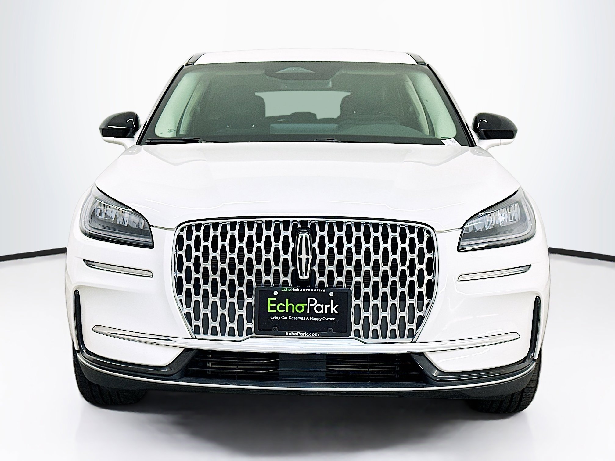 Used 2023 Lincoln Corsair AWD image 2