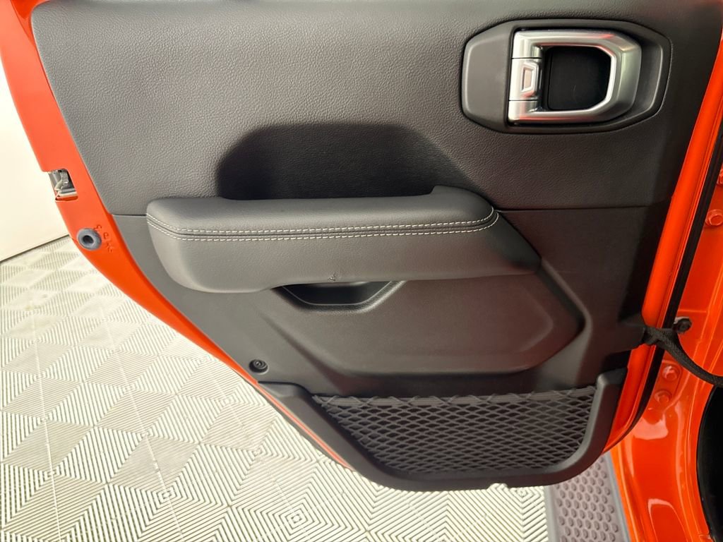 Used 2019 Jeep Wrangler Unlimited Sahara image 13