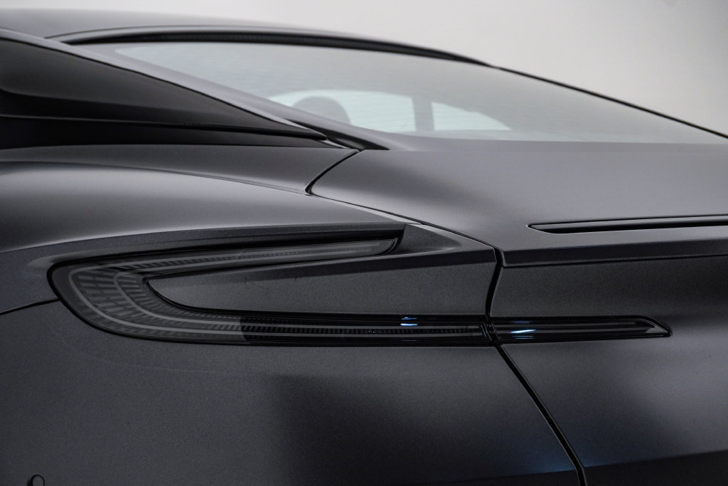 Used 2024 Aston Martin DB12 Coupe RWD image 13