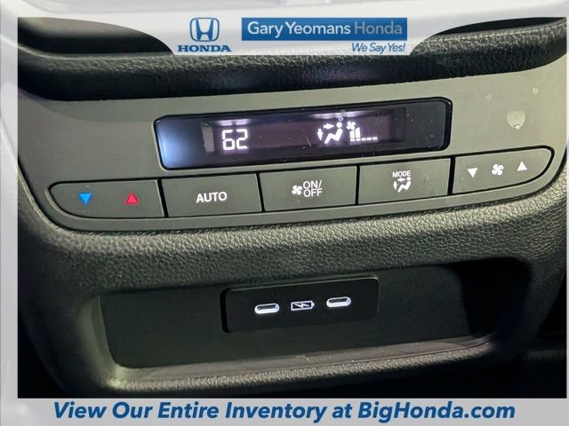 Certified 2025 Honda Pilot Touring image 18