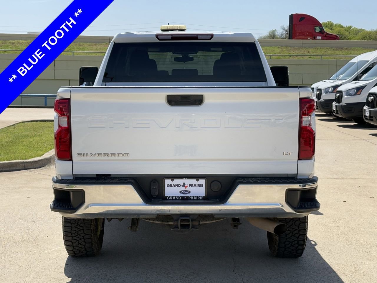 Used 2023 Chevrolet Silverado 2500 LT w/ Convenience Package image 7