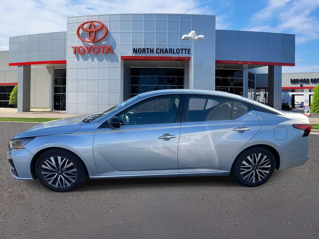 Used 2024 Nissan Altima 2.5 SV image 7
