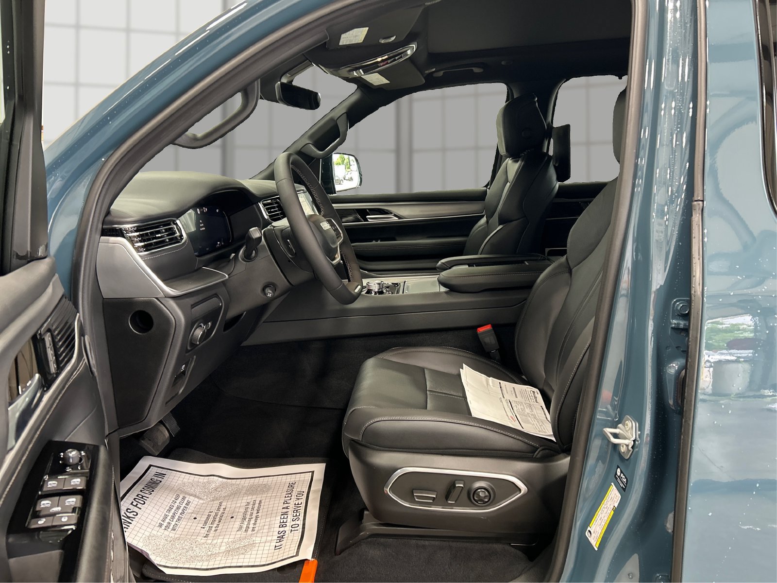 New 2026 Jeep Grand Wagoneer L Limited AWD/4WD image 9