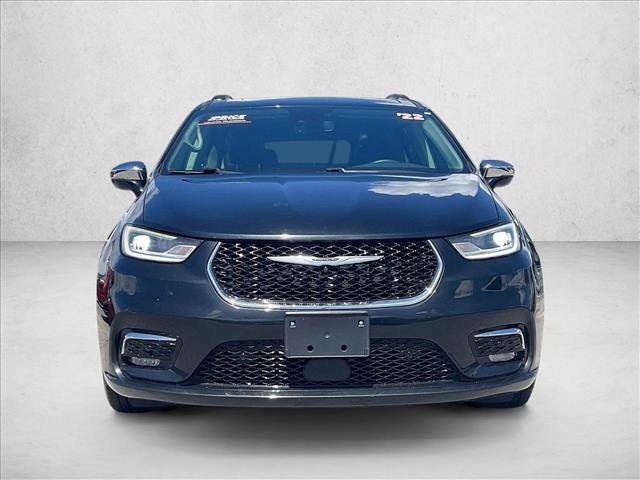Used 2022 Chrysler Pacifica Limited FWD image 3