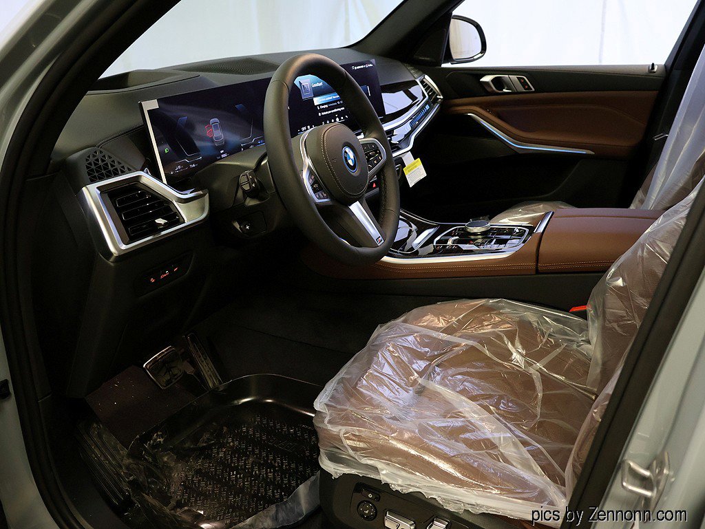 New 2026 BMW X5 xDrive50e w/ M Sport Package AWD/4WD image 12