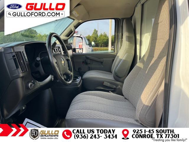 Used 2022 Chevrolet Express 3500 w/ Driver Convenience Package RWD image 13