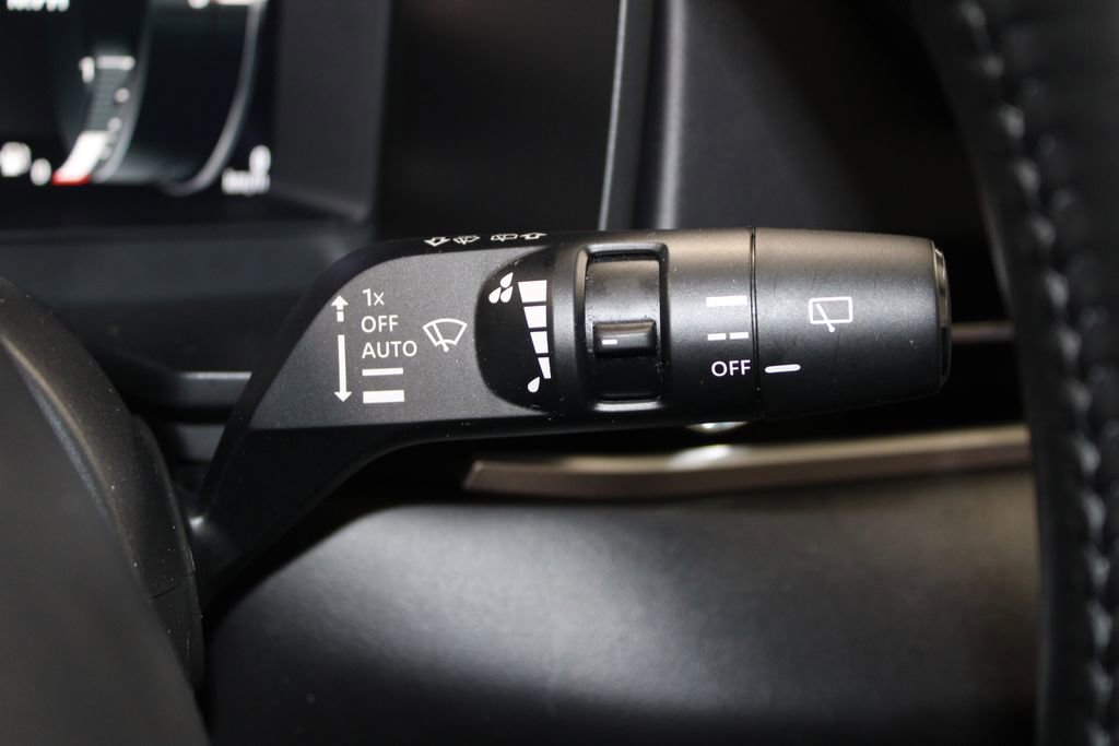 Used 2024 Mitsubishi Outlander 4WD Plug-In Hybrid image 38