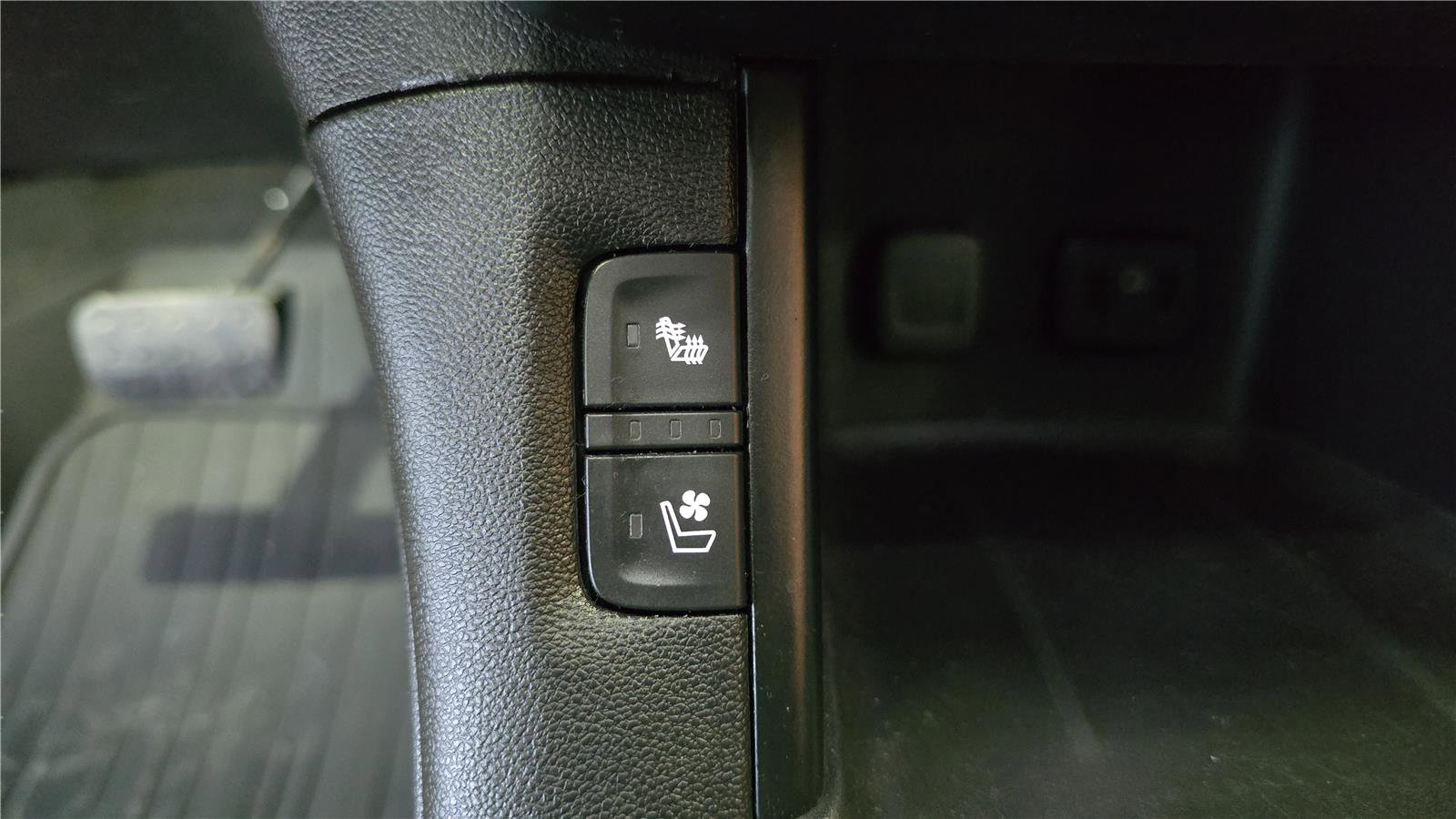 Used 2017 GMC Acadia Denali w/ Technology Package image 22