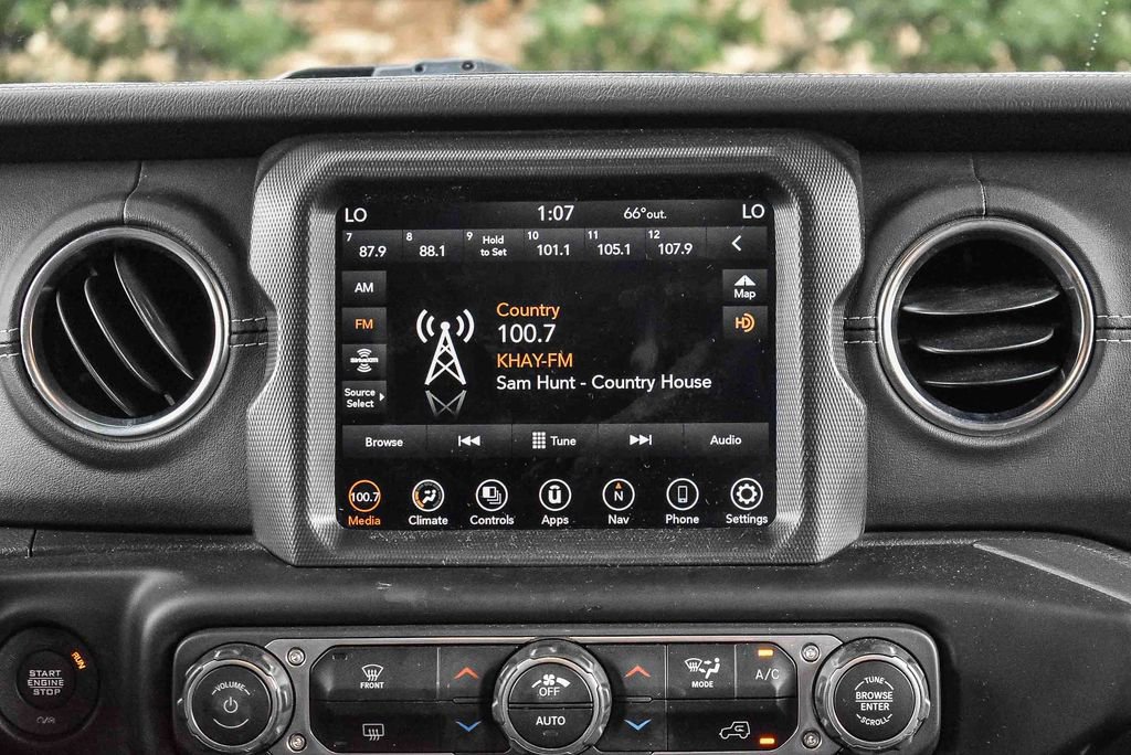 Used 2022 Jeep Wrangler Unlimited Sahara 4xe image 13