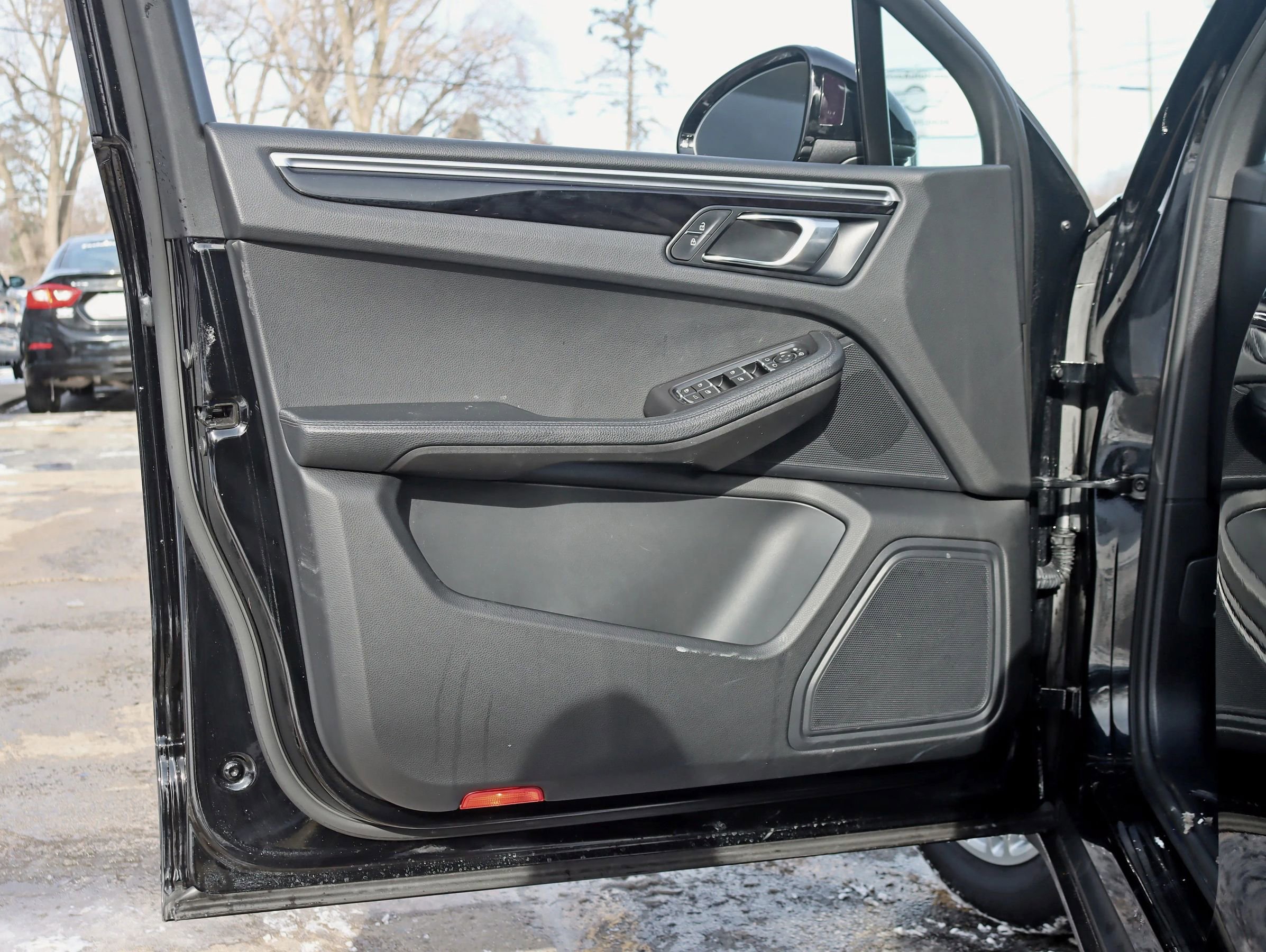 Used 2020 Porsche Macan Sport Edition image 28