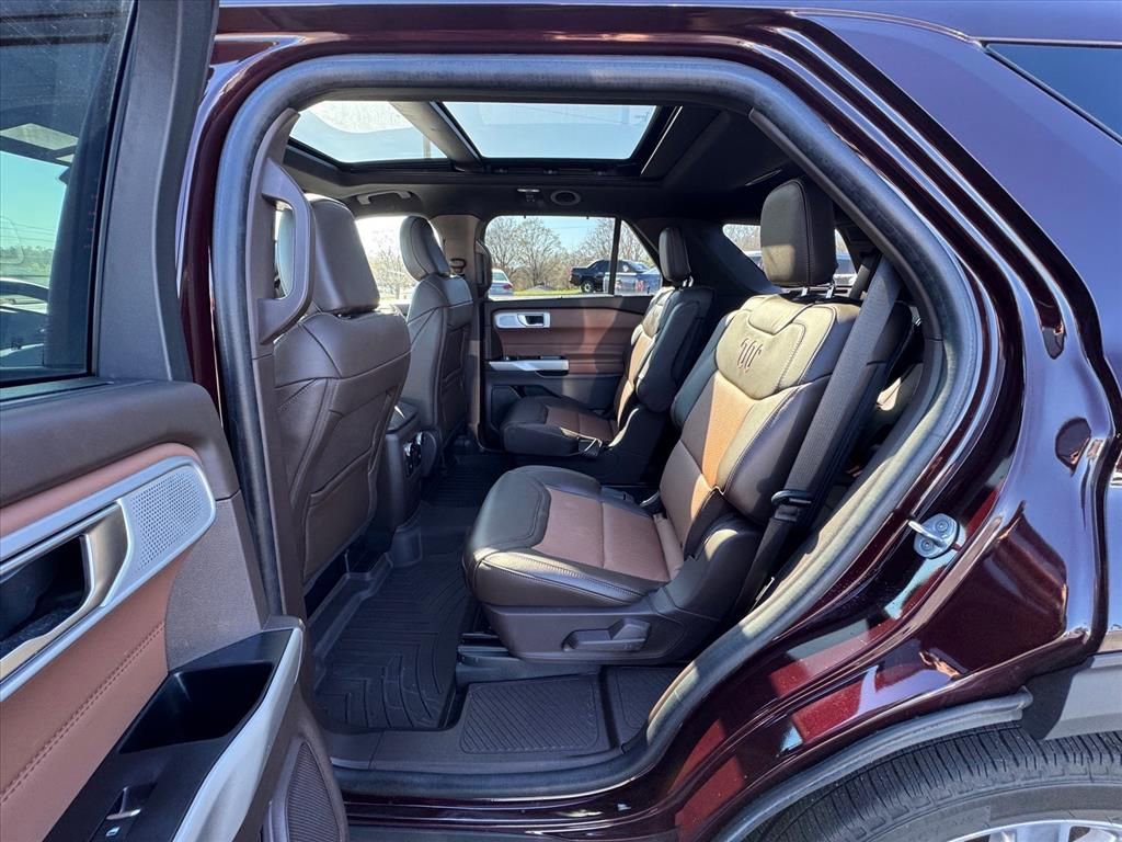 Used 2023 Ford Explorer King Ranch w/ Premium Technology Package image 12