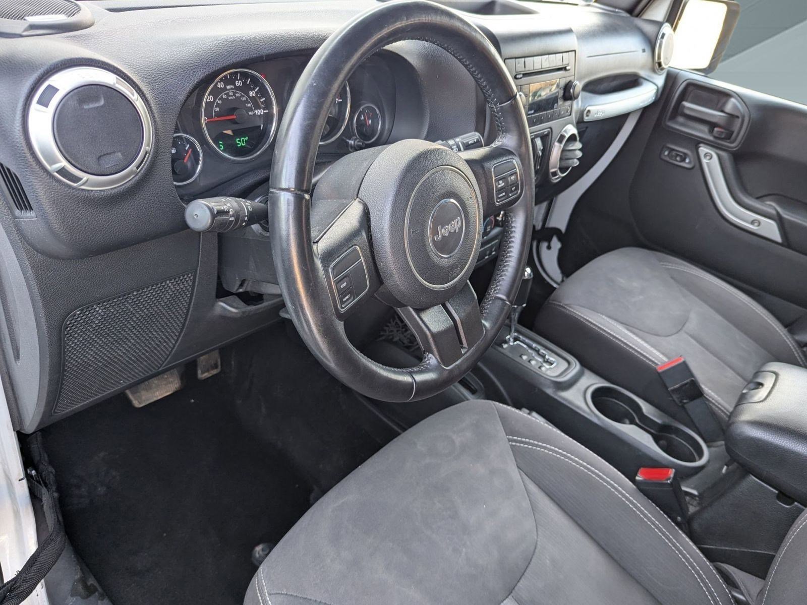 Used 2017 Jeep Wrangler Unlimited Sahara image 4