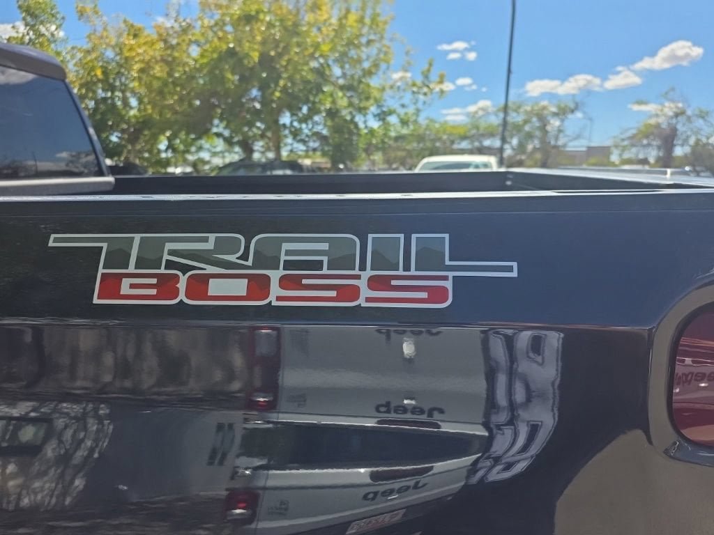 Certified 2022 Chevrolet Silverado 1500 LT Trail Boss AWD/4WD image 4