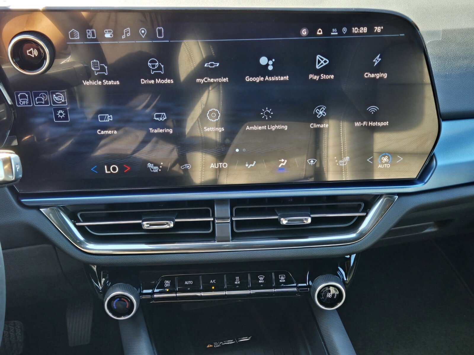 New 2026 Chevrolet Equinox EV LT AWD/4WD image 13