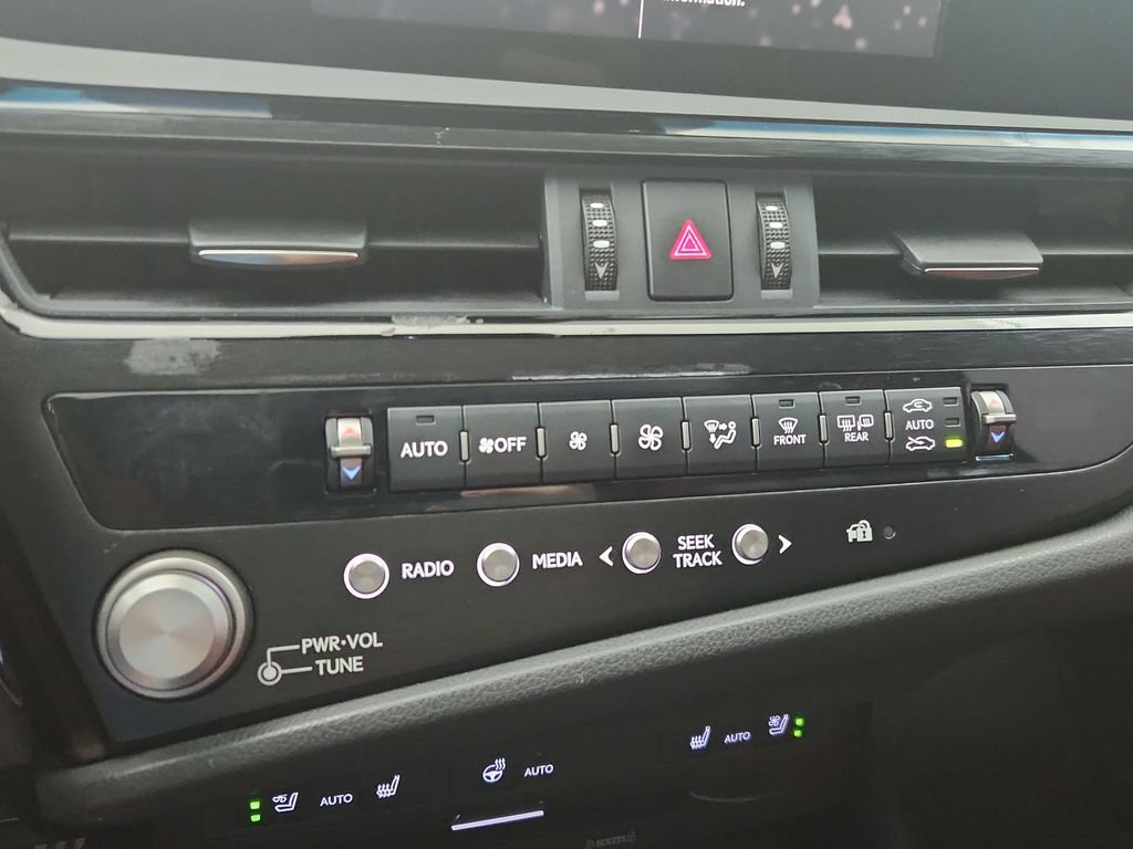 Used 2022 Lexus ES 250 F Sport w/ Accessory Package 2 AWD/4WD image 28